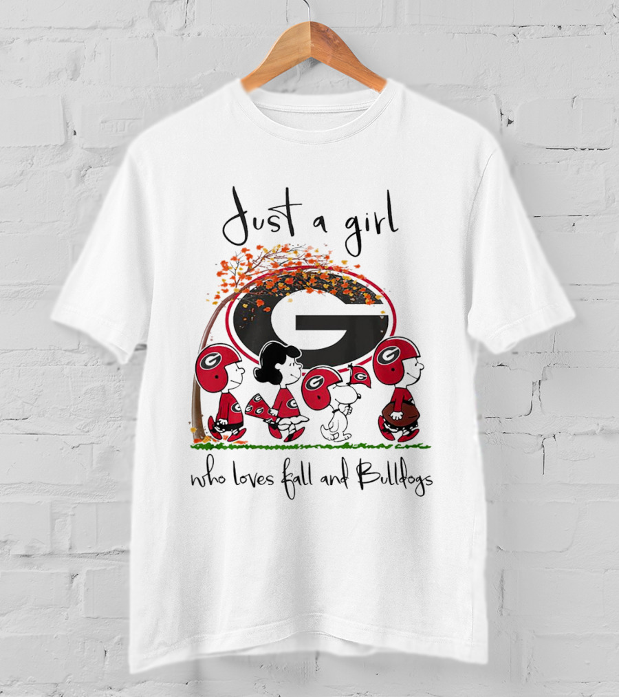 Just A Girl Who Loves Fall And Bulldogs Georgia Snoopy Football T-Shirt