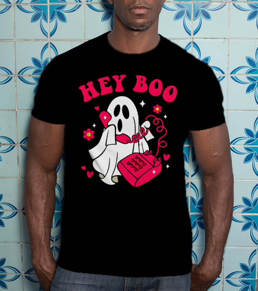 Hey Boo Ghost Talking On Pink Phone With Hearts And Flowers Halloween T-Shirt