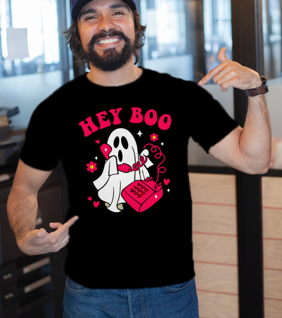 Hey Boo Ghost Talking On Pink Phone With Hearts And Flowers Halloween T-Shirt