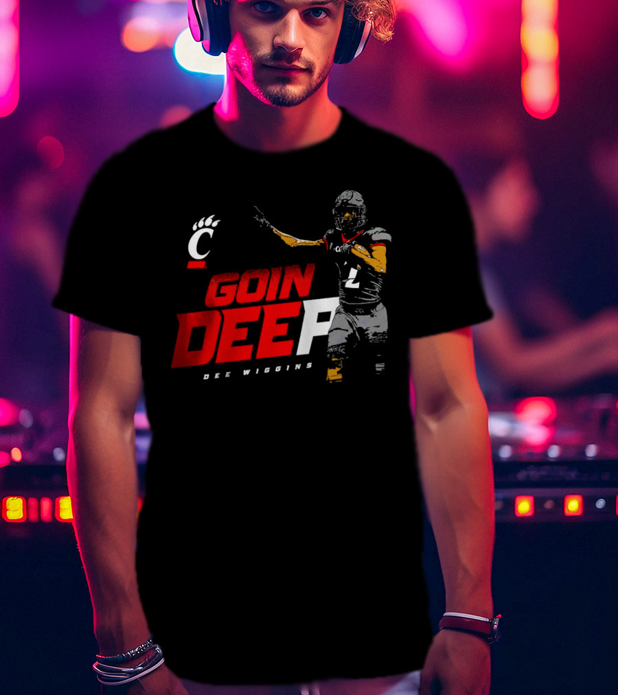 Dee Wiggins Goin’ Deep Cincinnati Bearcats Football Iconic Play Action T-Shirt