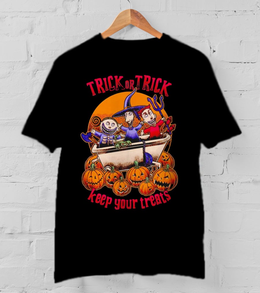 Trick Or Trick Keep Your Treats Halloween Pumpkin Characters In Bathtub T-Shirt