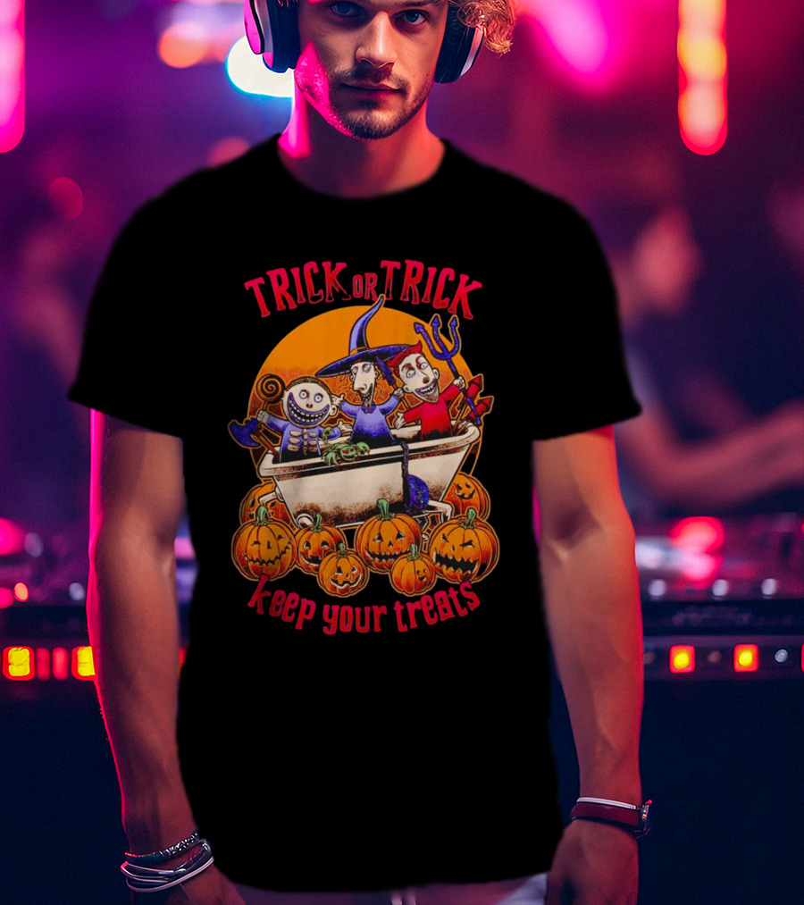 Trick Or Trick Keep Your Treats Halloween Pumpkin Characters In Bathtub T-Shirt