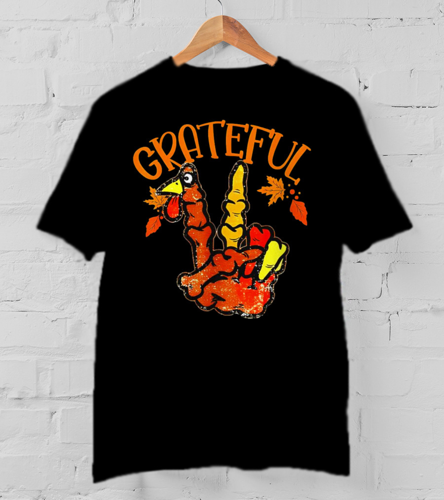 Grateful Thanksgiving Turkey Peace Hand Sign With Autumn Leaves T-Shirt