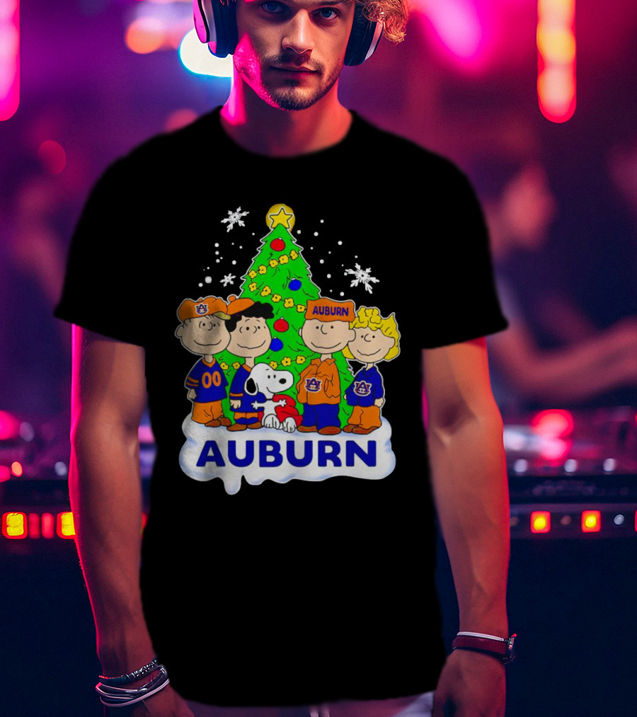 Peanuts Auburn Tigers Christmas Tree Charlie Brown Snoopy Lucy Linus T-Shirt