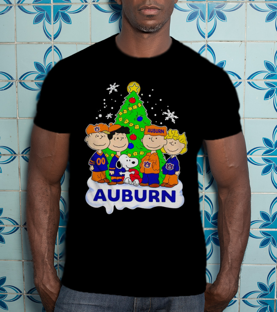 Peanuts Auburn Tigers Christmas Tree Charlie Brown Snoopy Lucy Linus T-Shirt