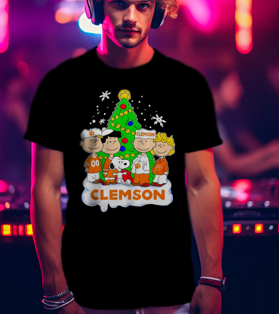 Clemson Christmas With Peanuts Gang And Festive Tree T-Shirt