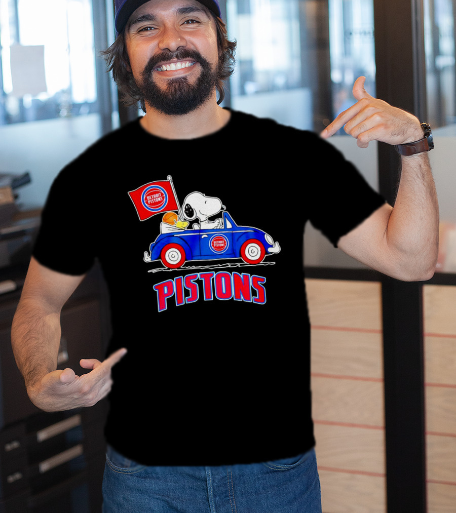 Detroit Pistons Basketball Snoopy Driving Car With Flag T-Shirt