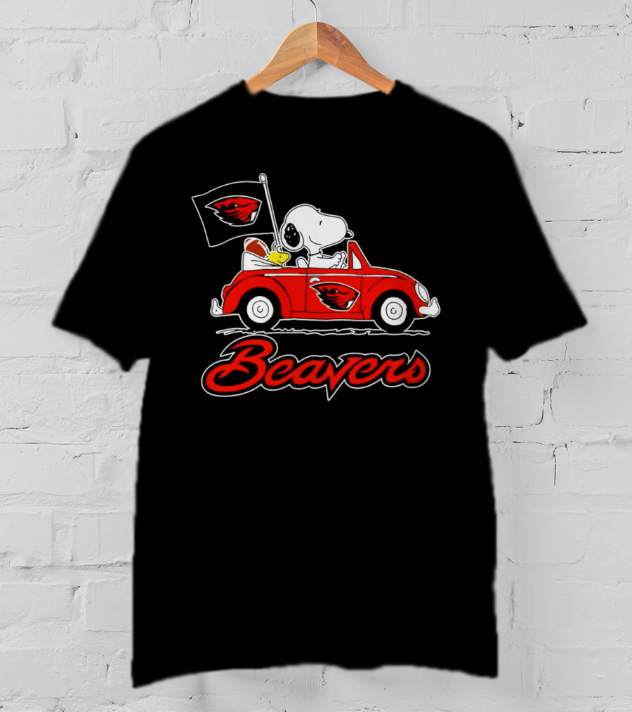 Snoopy Driving Oregon Beavers Football Car With Flag T-Shirt