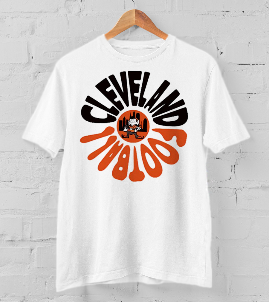 Cleveland Browns Football Retro Logo With Elf And Skyline T-Shirt
