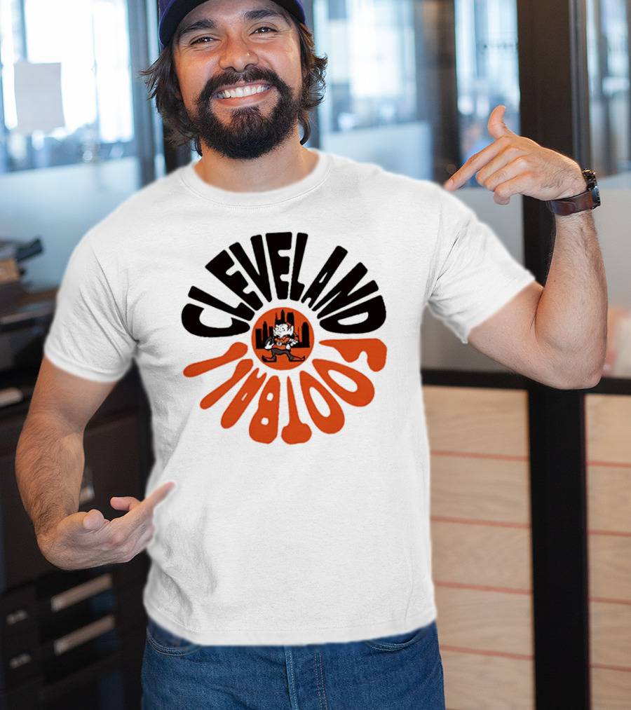 Cleveland Browns Football Retro Logo With Elf And Skyline T-Shirt