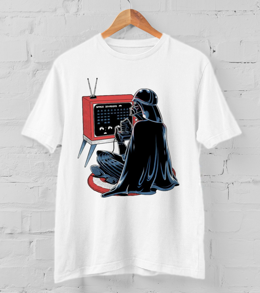 Nostalgic Darth Vader Playing Space Invaders On Retro TV T-Shirt