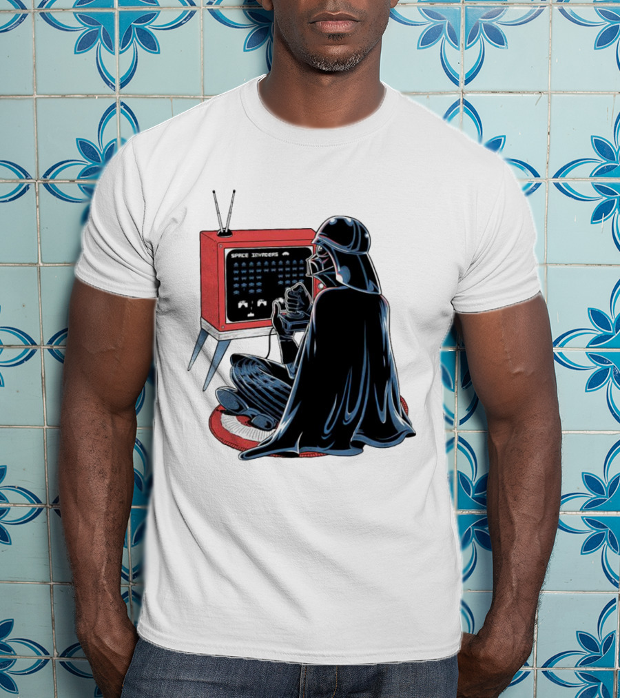 Nostalgic Darth Vader Playing Space Invaders On Retro TV T-Shirt
