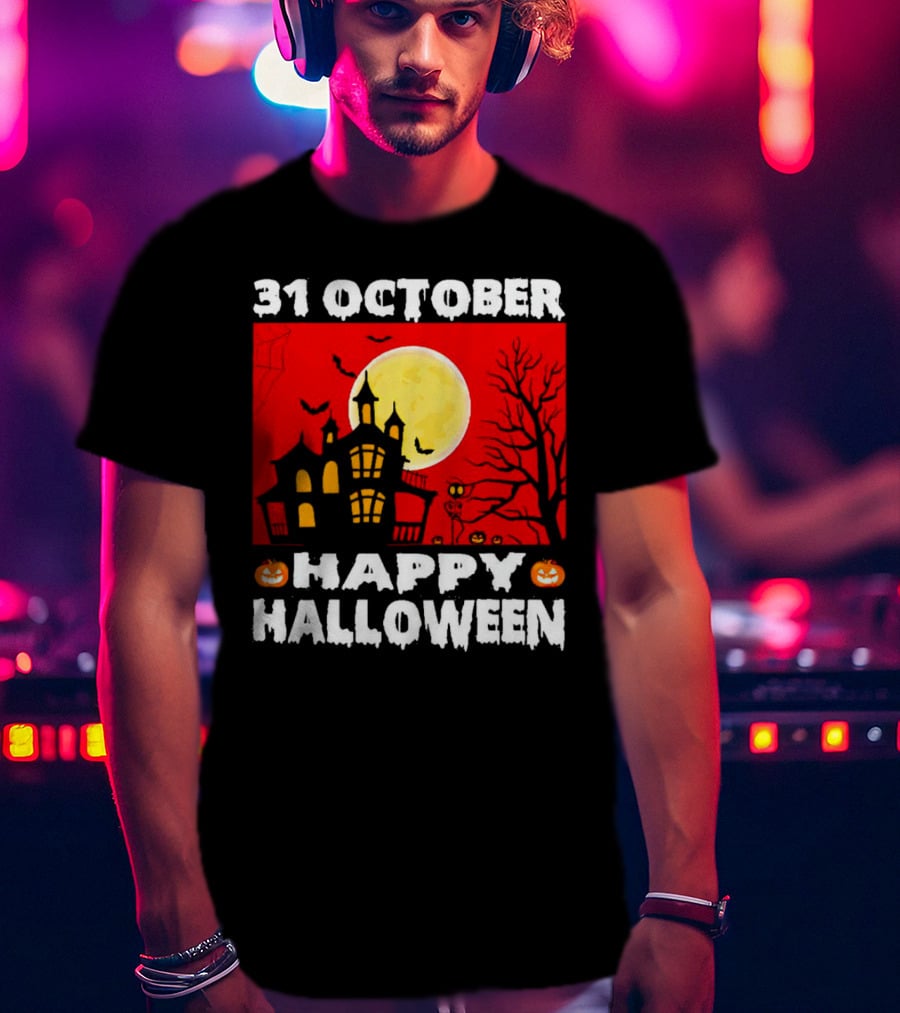 31 October Happy Halloween Haunted House Full Moon Pumpkins Bats Spooky Tree T-Shirt
