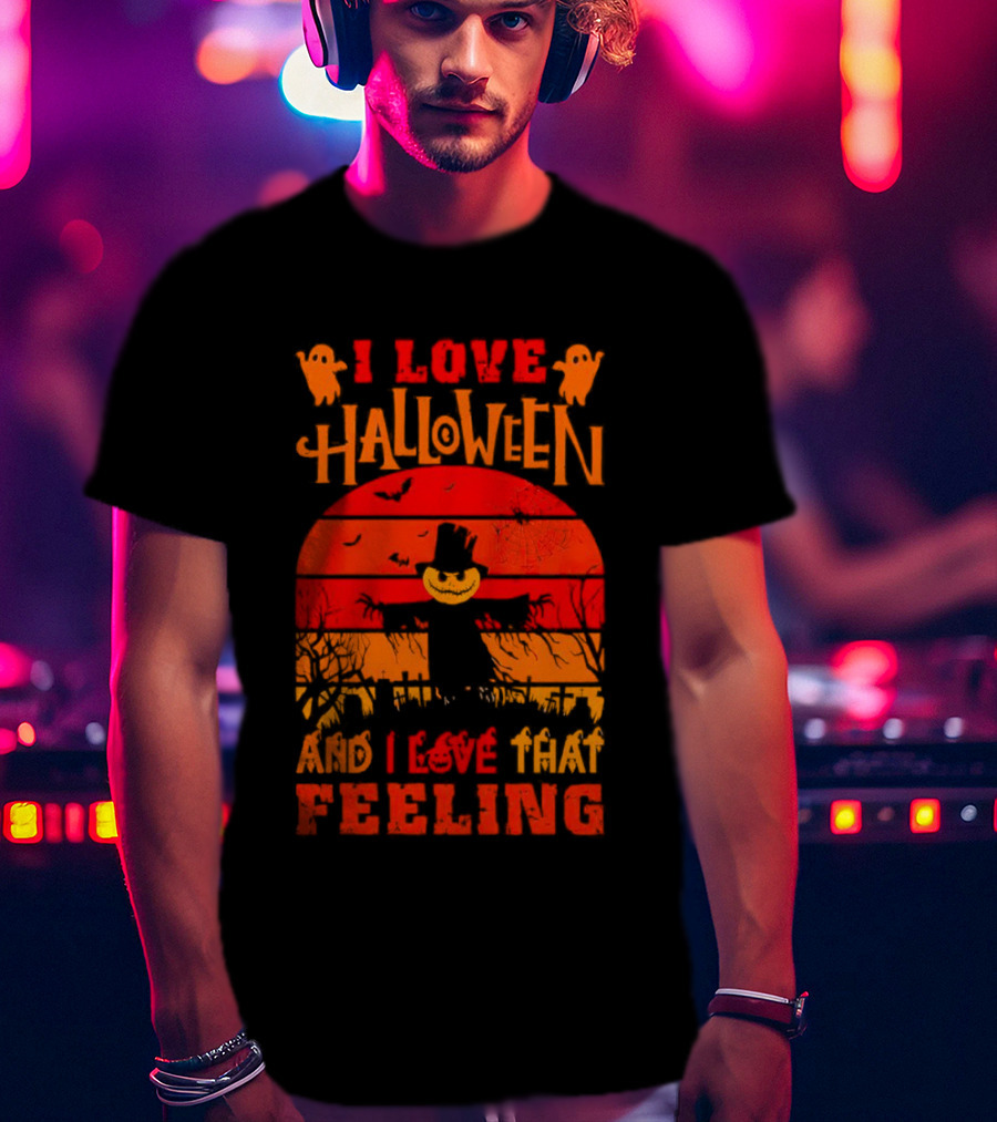 I Love Halloween I Love That Feeling Scarecrow Sunset Ghosts T-Shirt