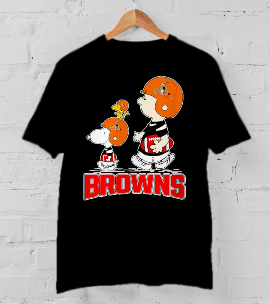 Browns Snoopy Charlie Brown Woodstock Football Helmets T-Shirt