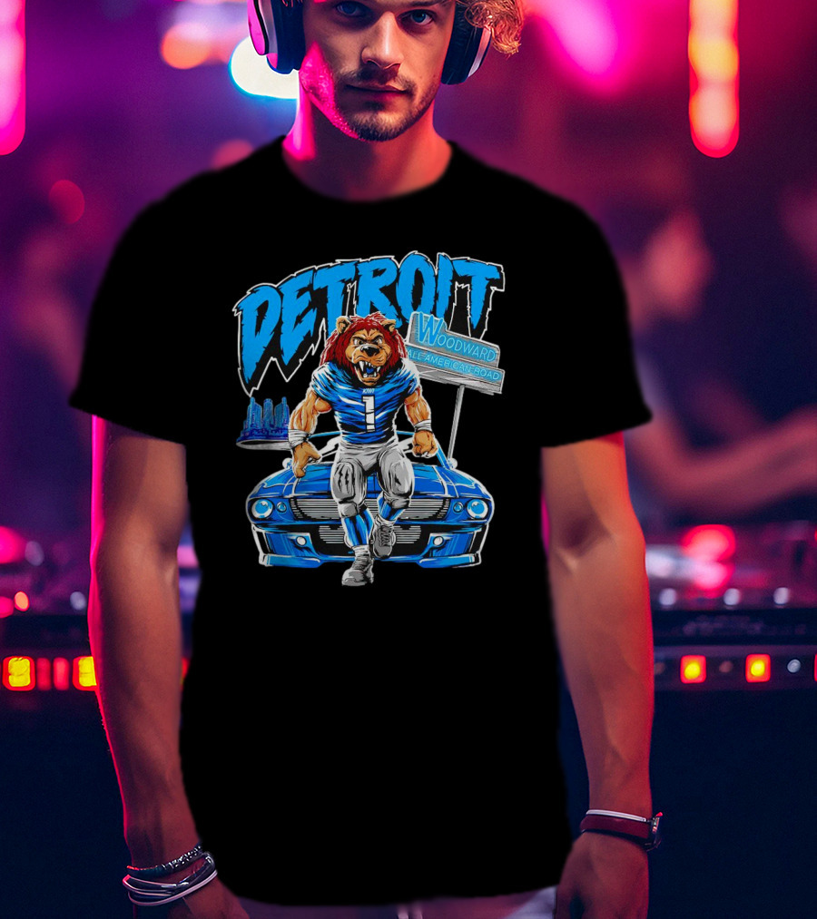 Detroit Lions Woodward All American Road Lion With Car And Cityscape T-Shirt