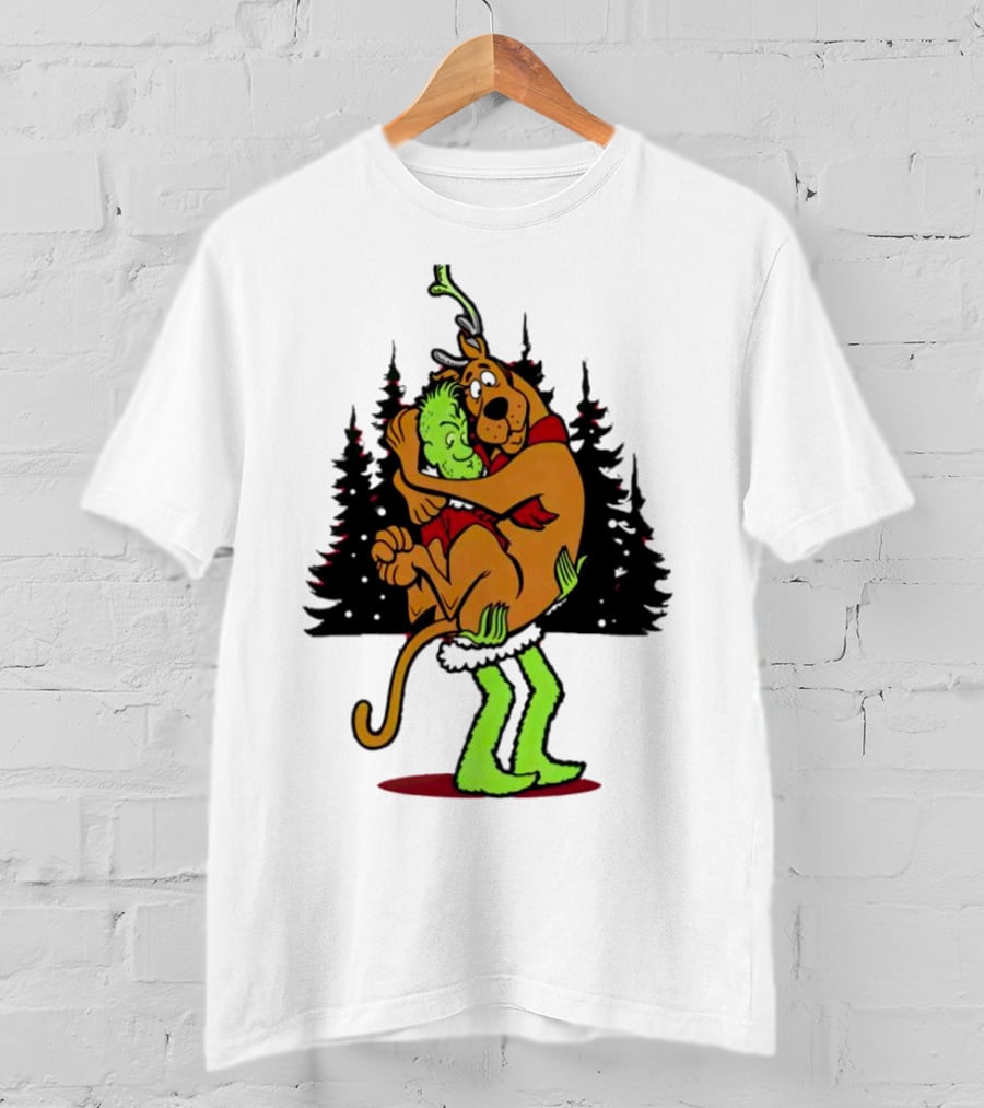 Grinch Scooby-Doo Shaggy Hug Funny Christmas Scene T-Shirt