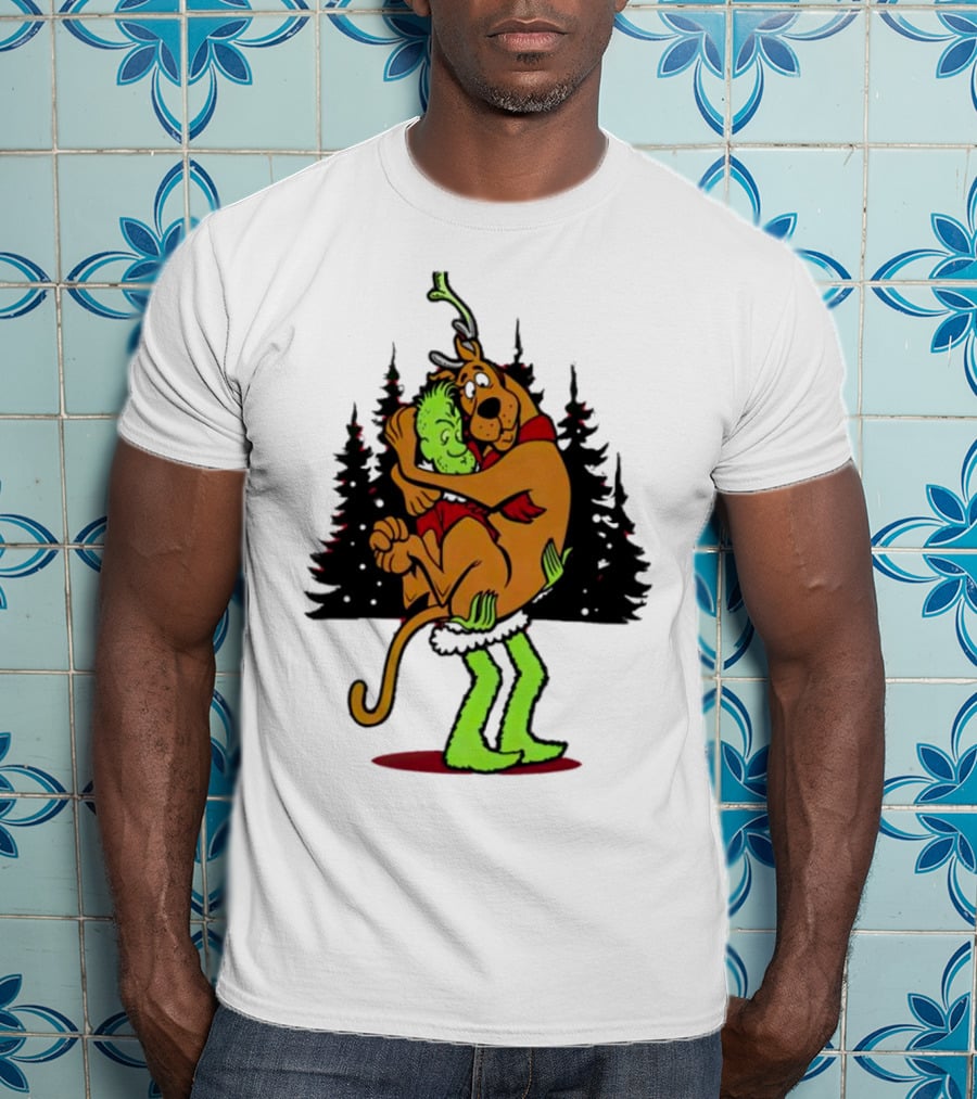 Grinch Scooby-Doo Shaggy Hug Funny Christmas Scene T-Shirt