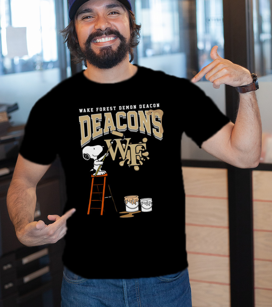 Wake Forest Demon Deacons Snoopy Painting Team Spirit T-Shirt