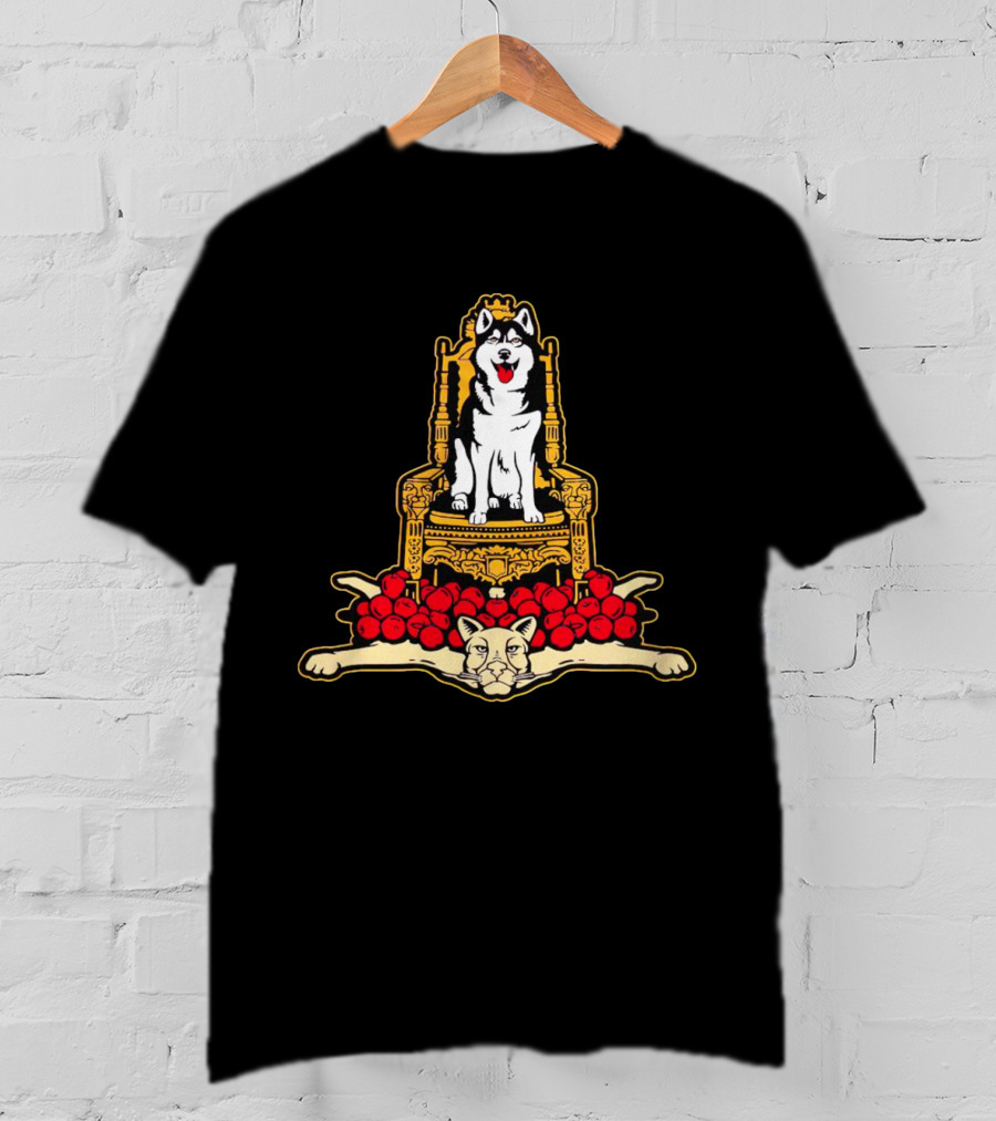 Washington Huskies King Of The Apple Throne With Cougar Rug T-Shirt