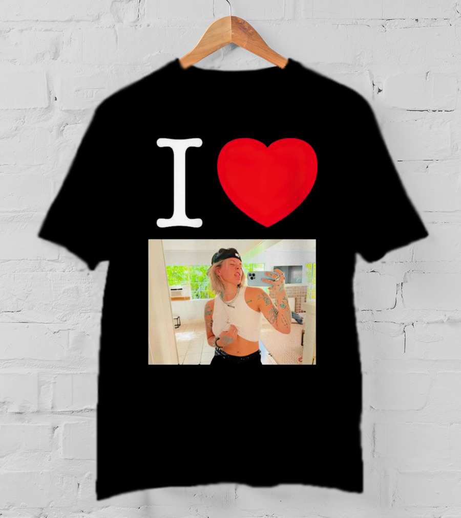 I Love Lauren Sanderson Tattooed White Crop Top Mirror Selfie Image T-Shirt