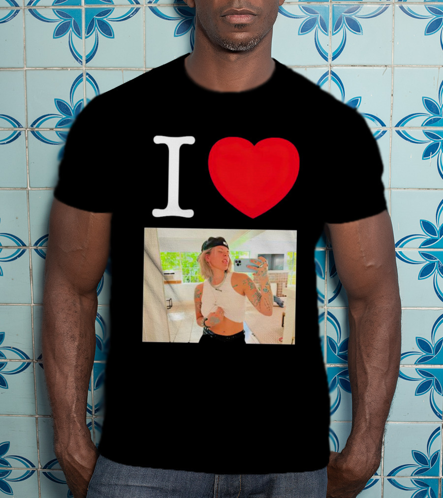 I Love Lauren Sanderson Tattooed White Crop Top Mirror Selfie Image T-Shirt