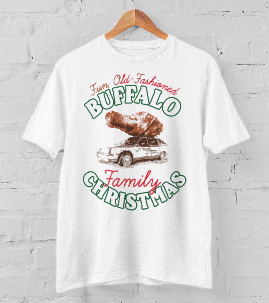 Buffalo Family Christmas Fun Old-Fashioned Car With Tree T-Shirt