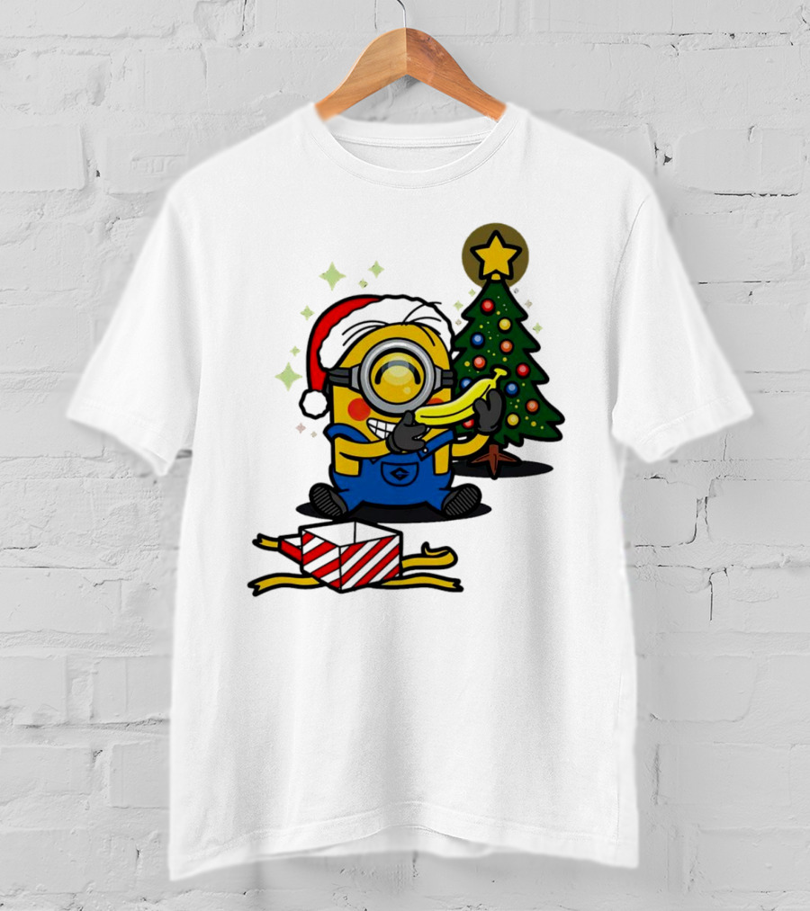 Minion Santa Hat With Banana Christmas Tree And Gift Box T-Shirt