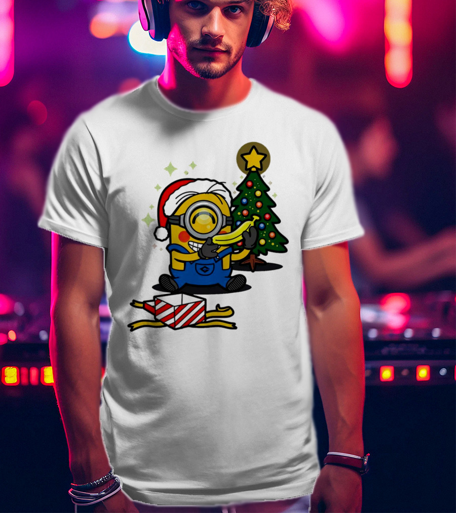 Minion Santa Hat With Banana Christmas Tree And Gift Box T-Shirt