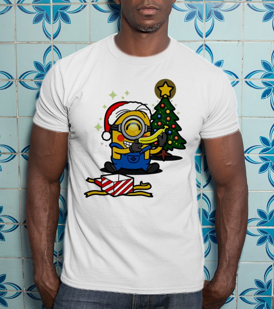 Minion Santa Hat With Banana Christmas Tree And Gift Box T-Shirt