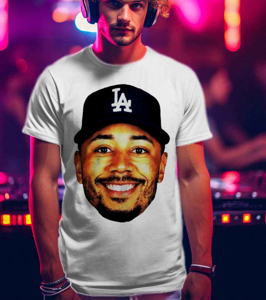 Mookie Betts Los Angeles Dodgers LA Cap Big Face T-Shirt