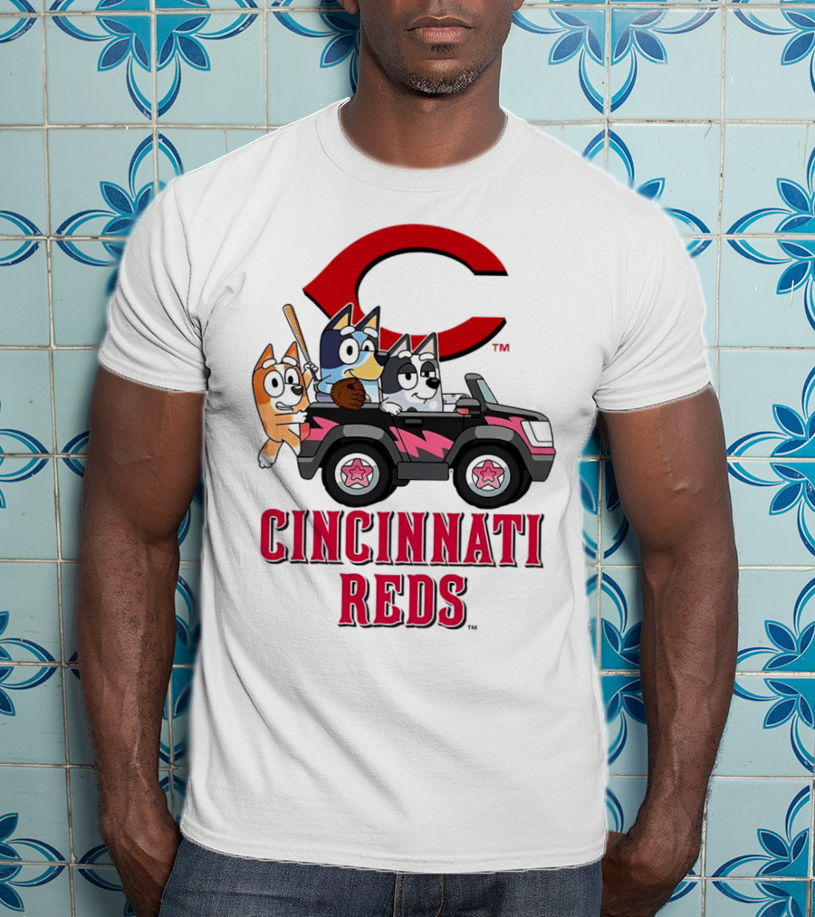 Cincinnati Reds Bandit Chilli Aunt Trixie Heeler Jeep T-Shirt