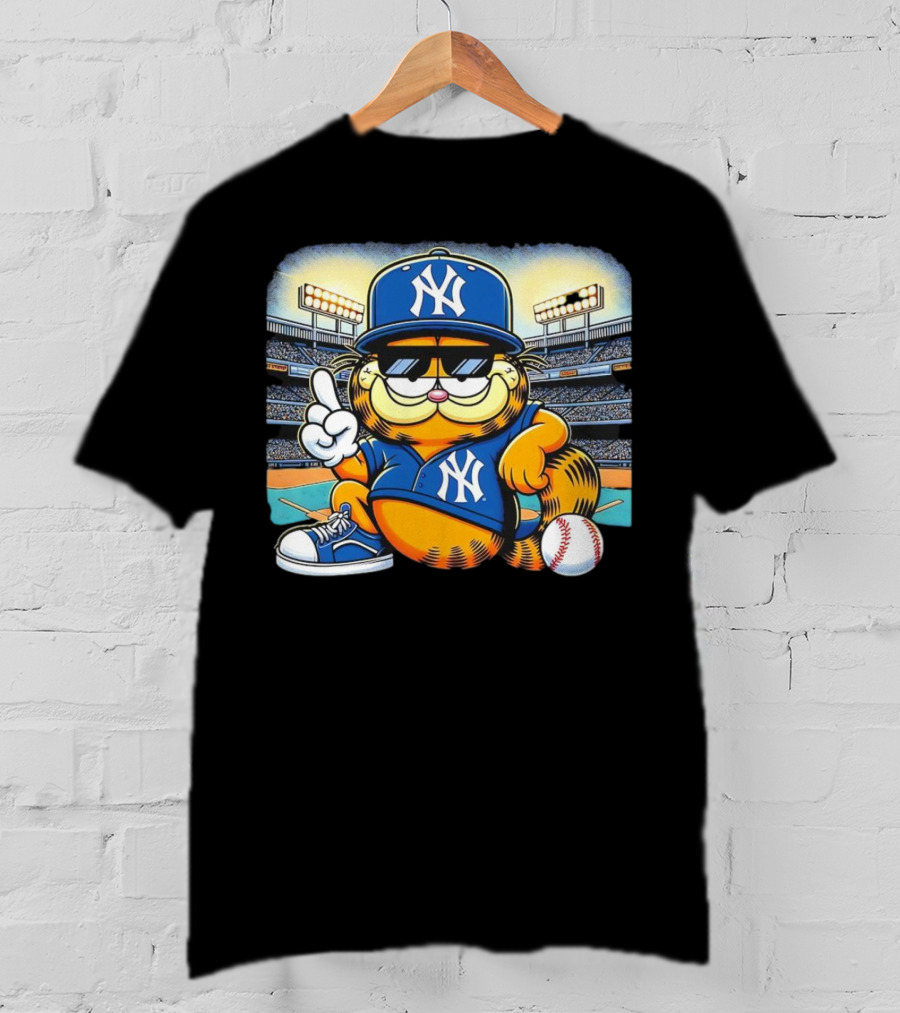 New York Yankees Baseball Garfield Cartoon Stadium Scene T-Shirt