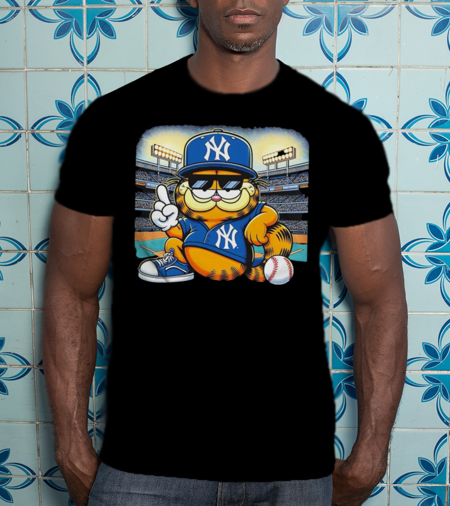 New York Yankees Baseball Garfield Cartoon Stadium Scene T-Shirt