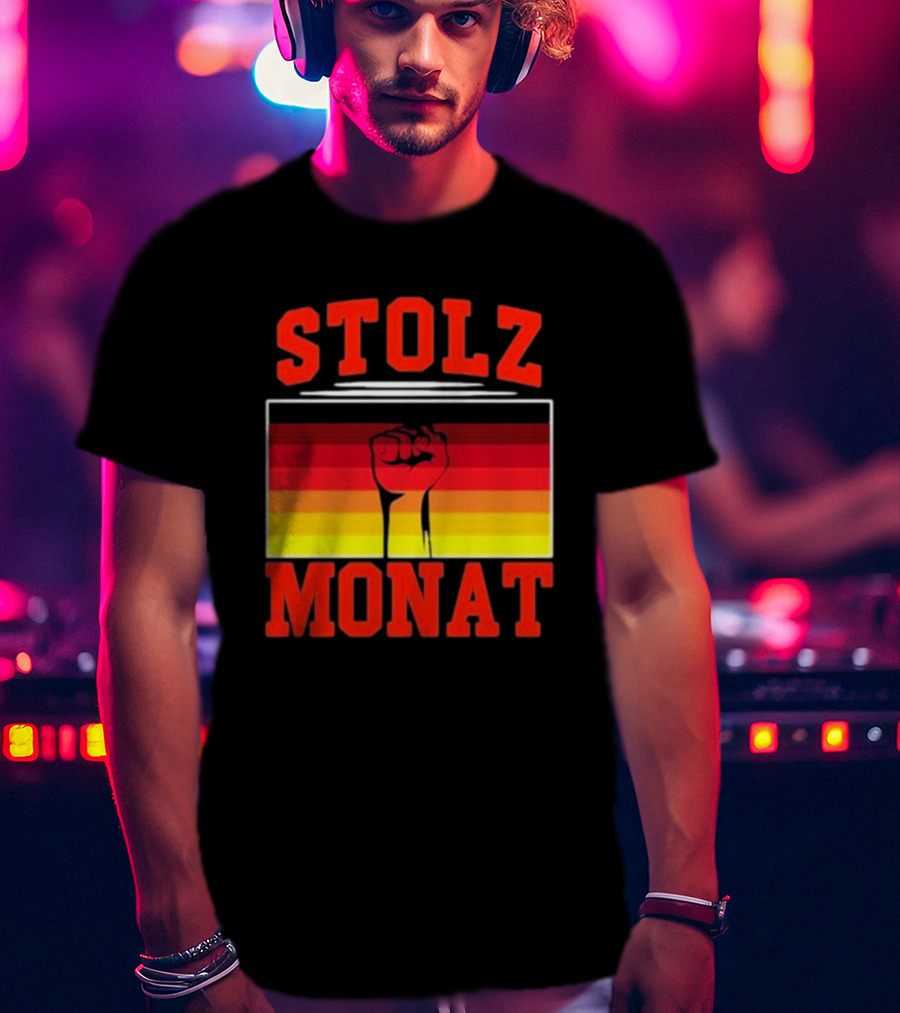 Stolz Monat Fist With German Flag Colors T-Shirt