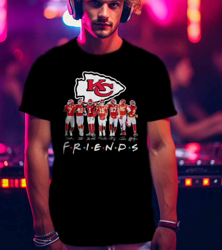 Kansas City Chiefs Friends Signatures Football Team T-Shirt