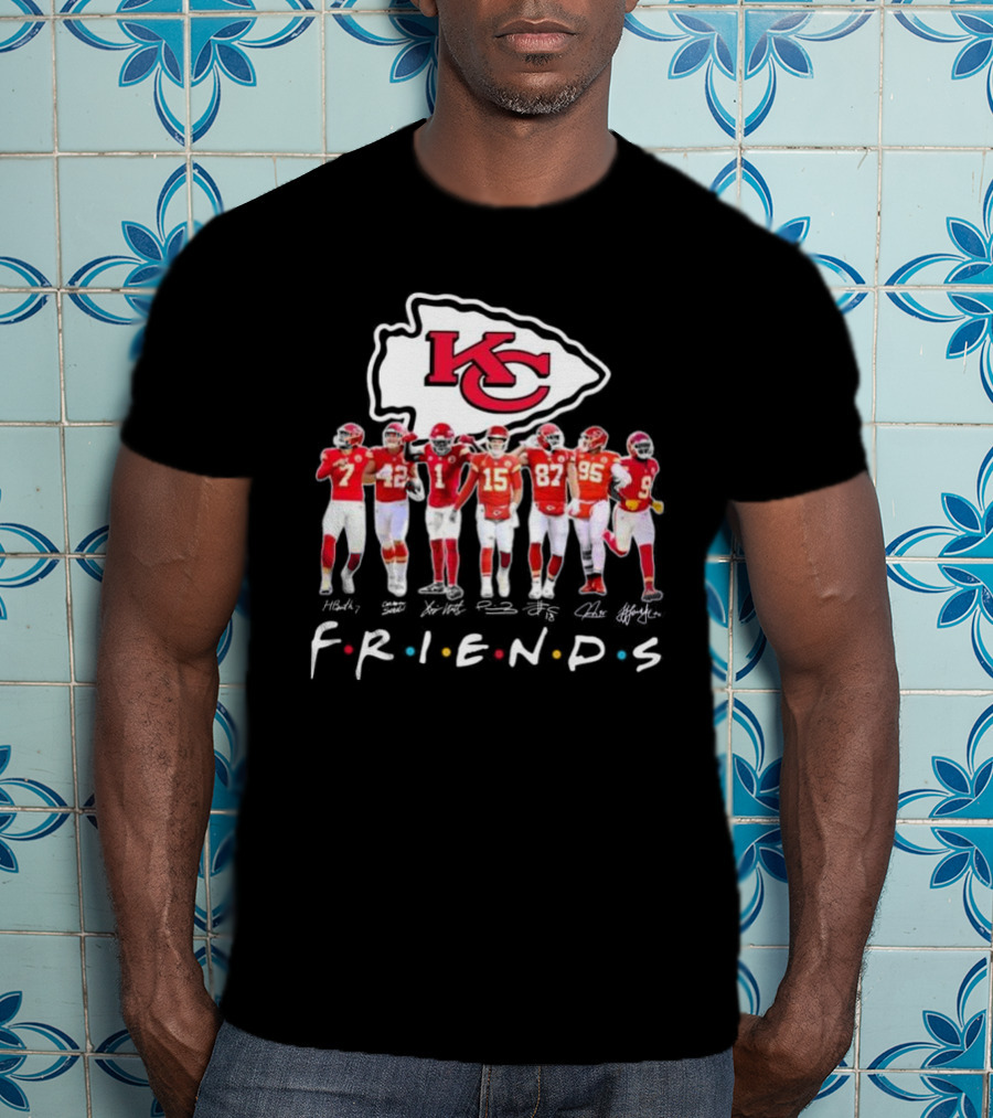 Kansas City Chiefs Friends Signatures Football Team T-Shirt
