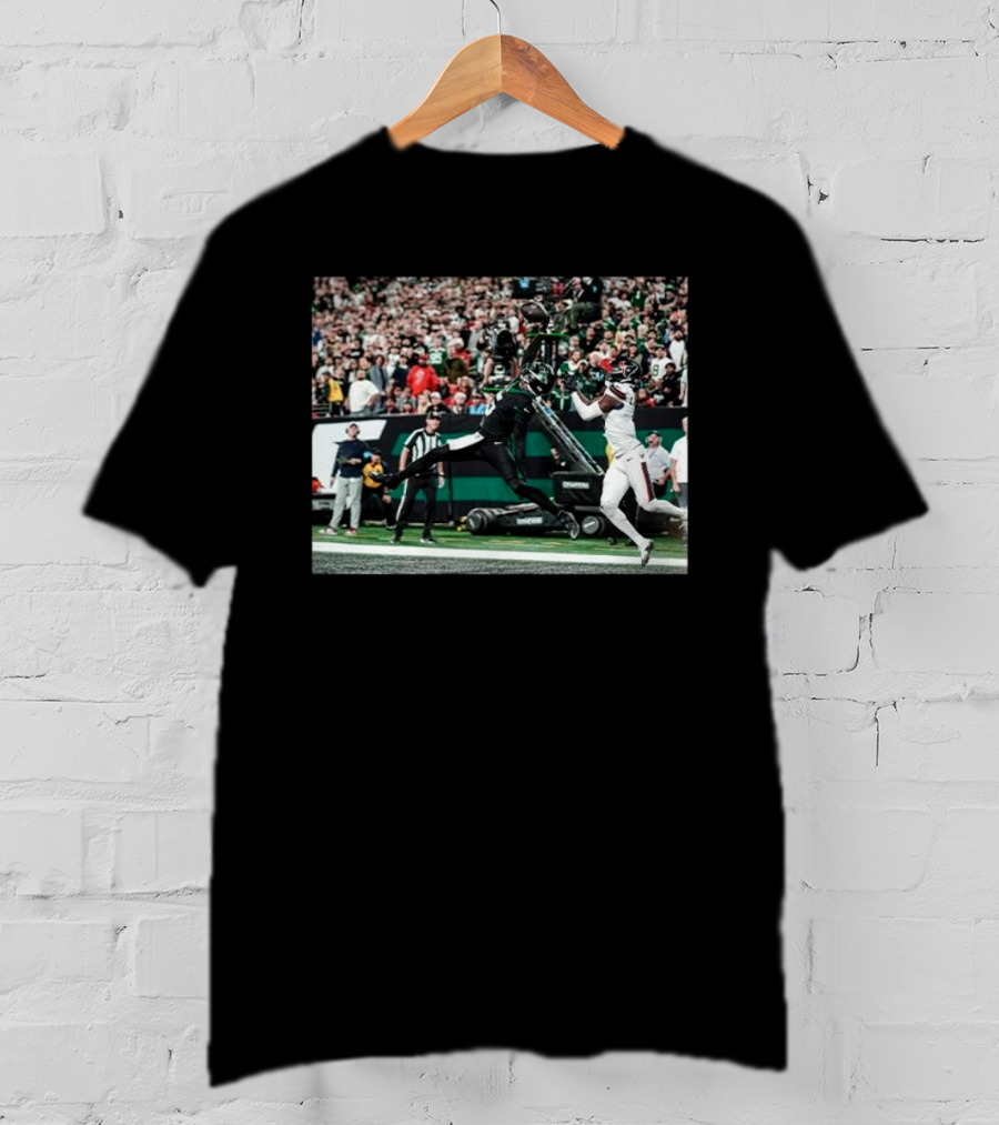 Garrett Wilson One-Handed Touchdown Catch Football Action T-Shirt