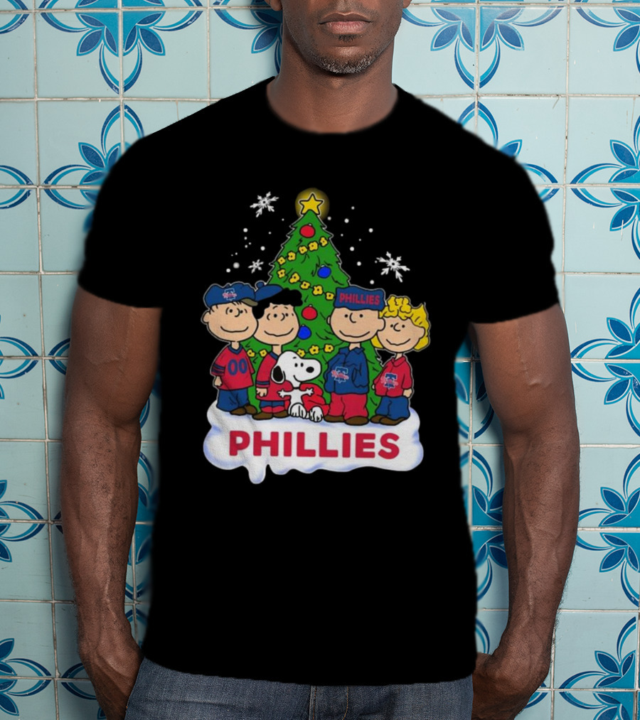 Philadelphia Phillies Snoopy Peanuts Christmas Tree T-Shirt