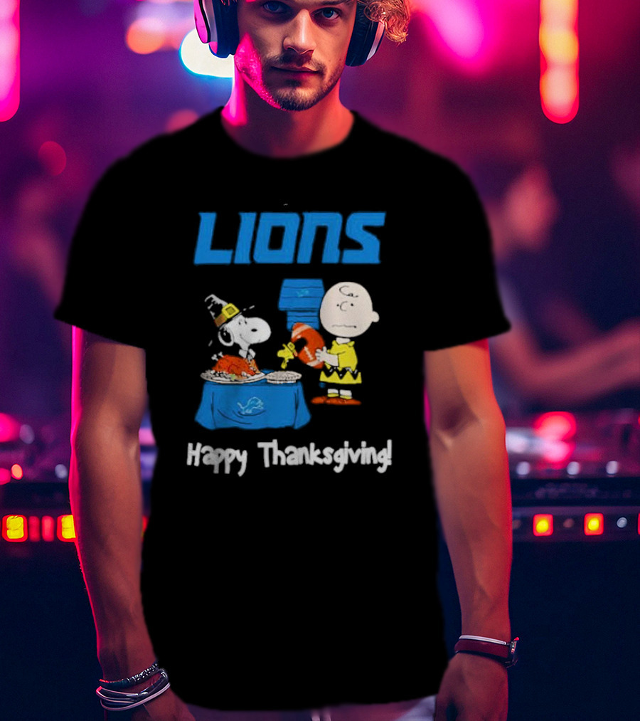 Lions Peanuts Charlie Brown Snoopy Happy Thanksgiving Football Feast T-Shirt