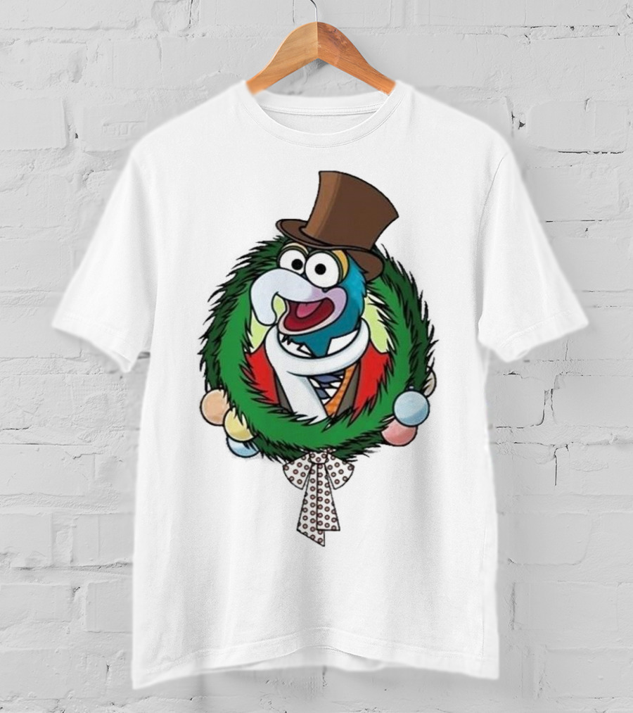 Cute Gonzo The Muppet Christmas Carol Wreath T-Shirt