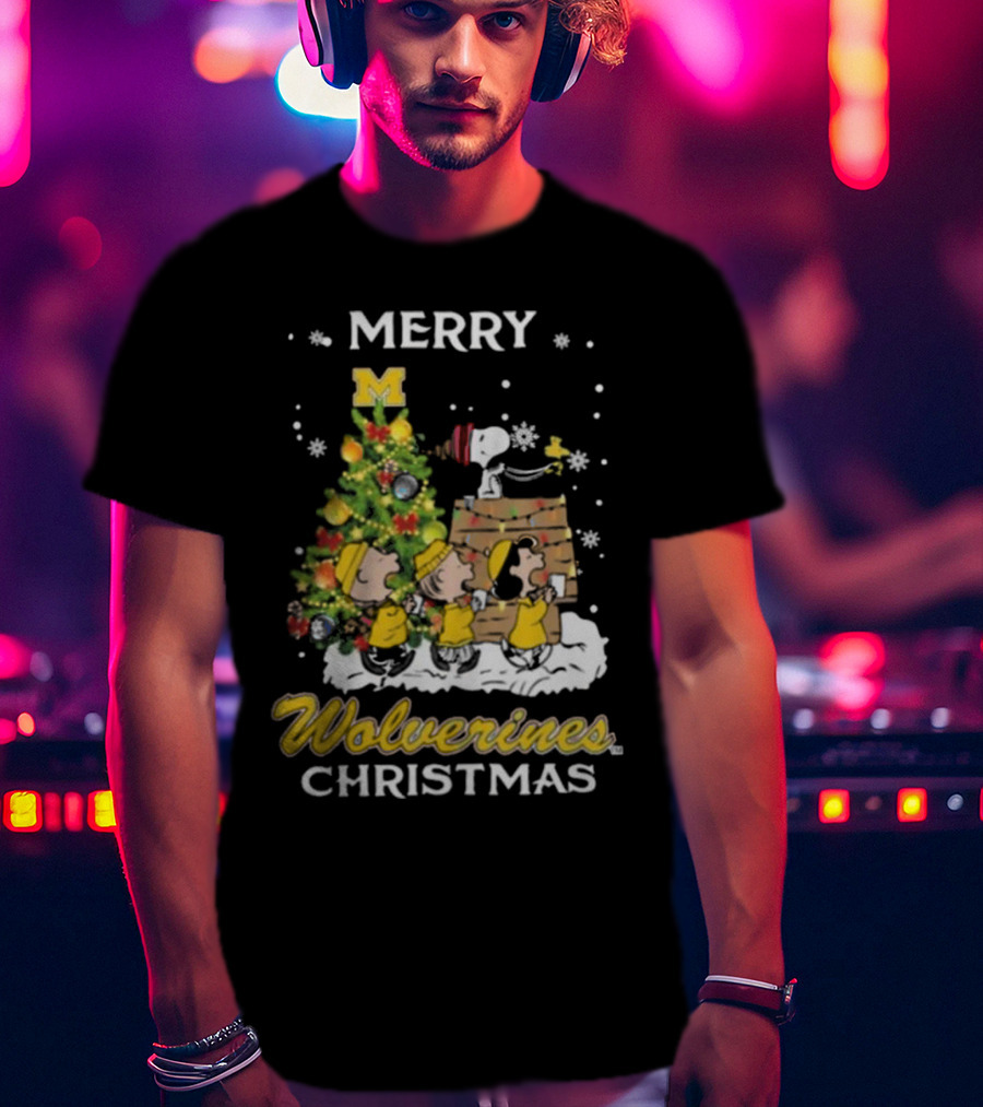 Merry Michigan Wolverines Snoopy And Friends Christmas T-Shirt