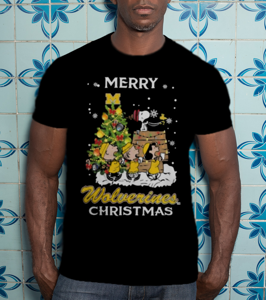 Merry Michigan Wolverines Snoopy And Friends Christmas T-Shirt