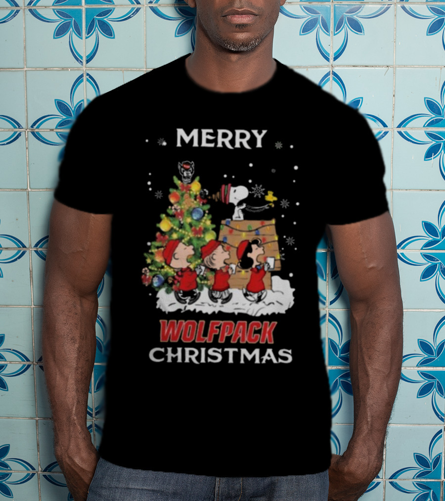 Merry Wolfpack Christmas NC State Snoopy And Friends T-Shirt