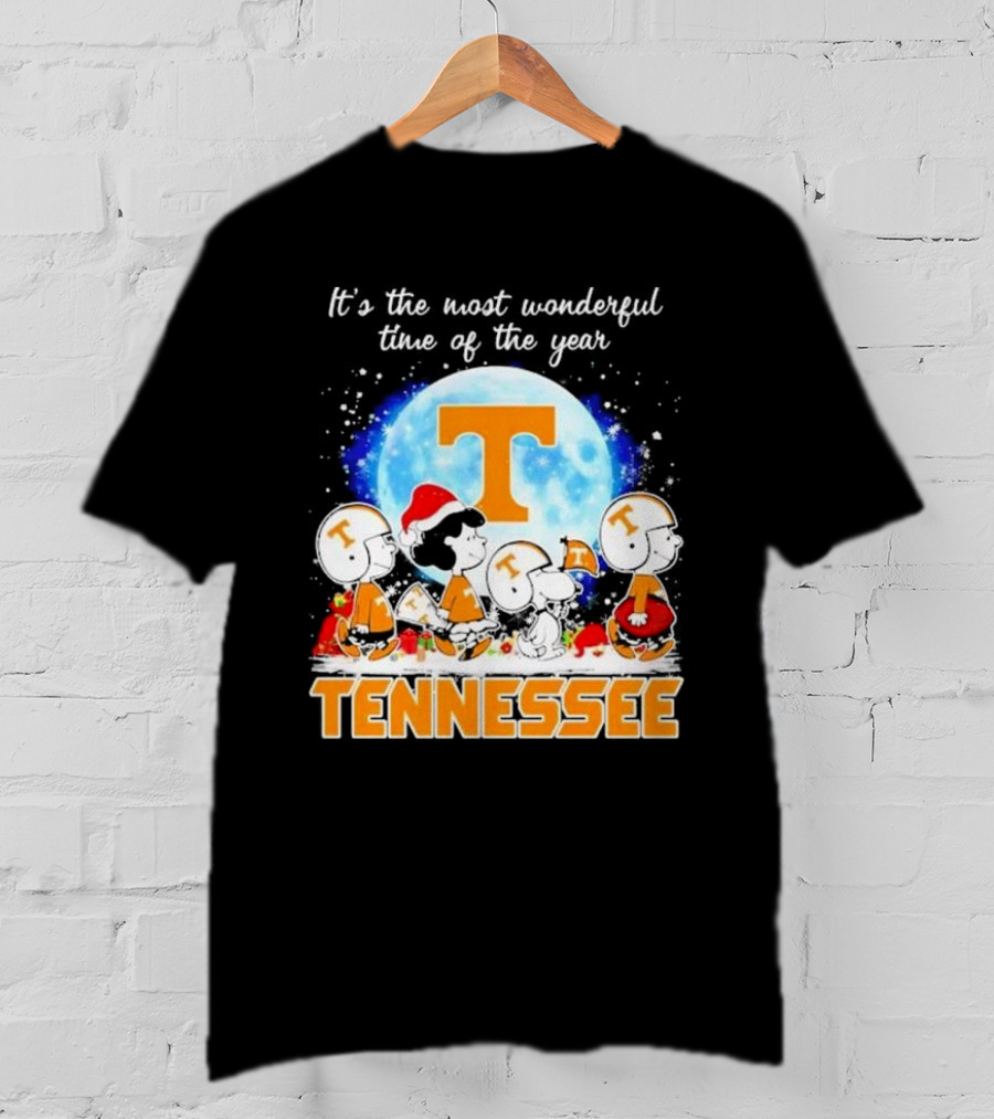 Peanuts Tennessee Volunteers It's The Most Wonderful Time Of The Year Christmas Snoopy Woodstock Lucy Moon T-Shirt