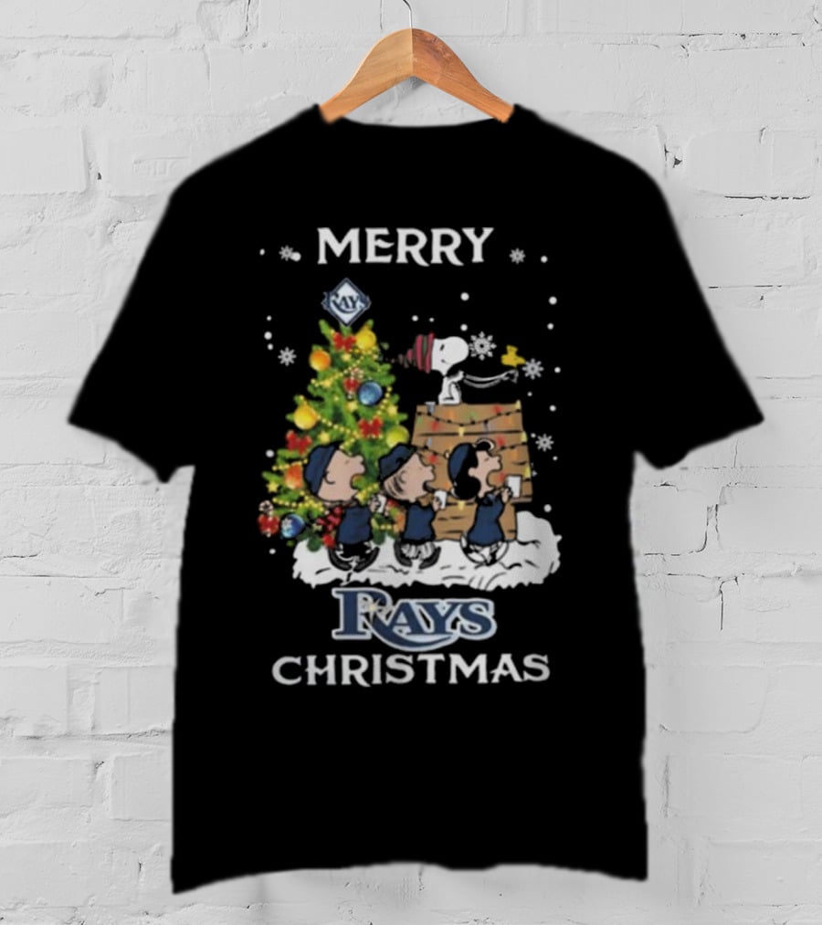 Merry Rays Christmas Tampa Bay Snoopy And Friends T-Shirt