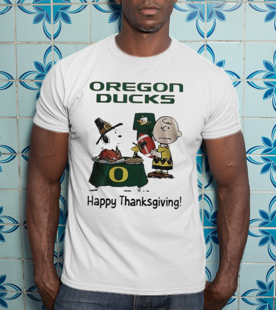 Oregon Ducks Peanuts Happy Thanksgiving Football T-Shirt