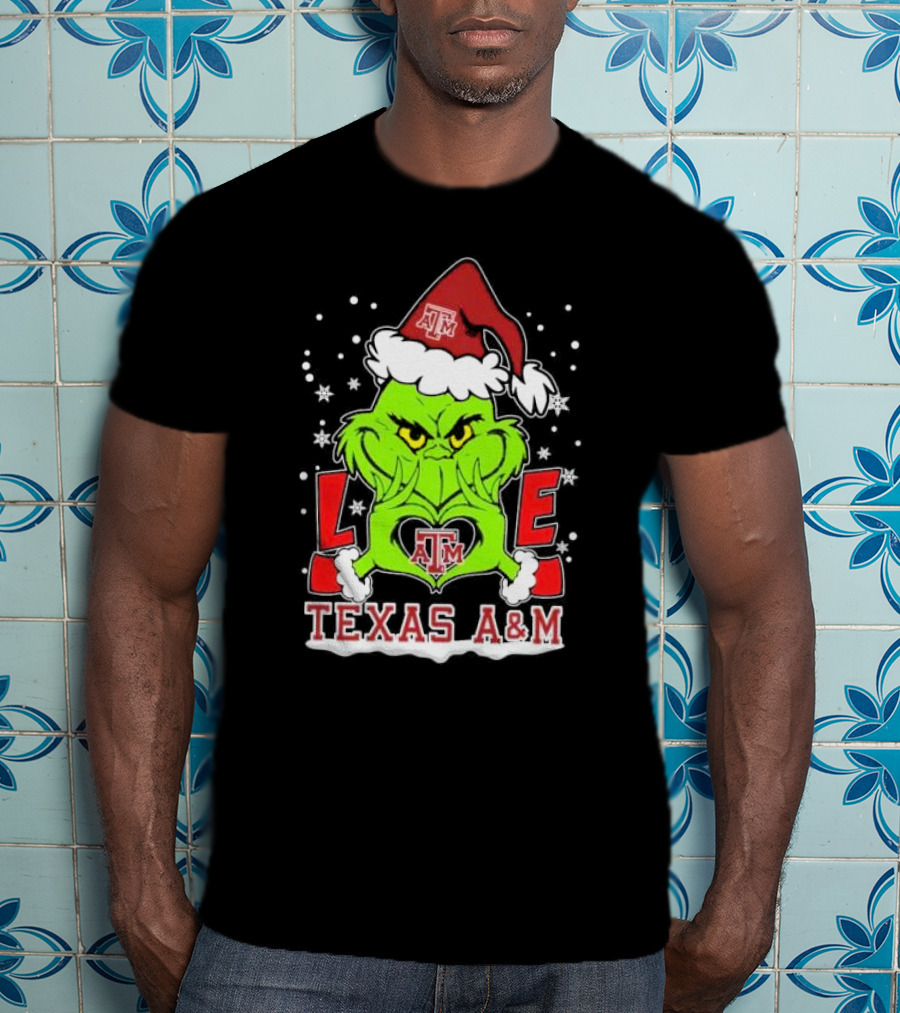 Grinch Heart Hands Love Texas A&M Aggies Christmas Santa Hat T-Shirt