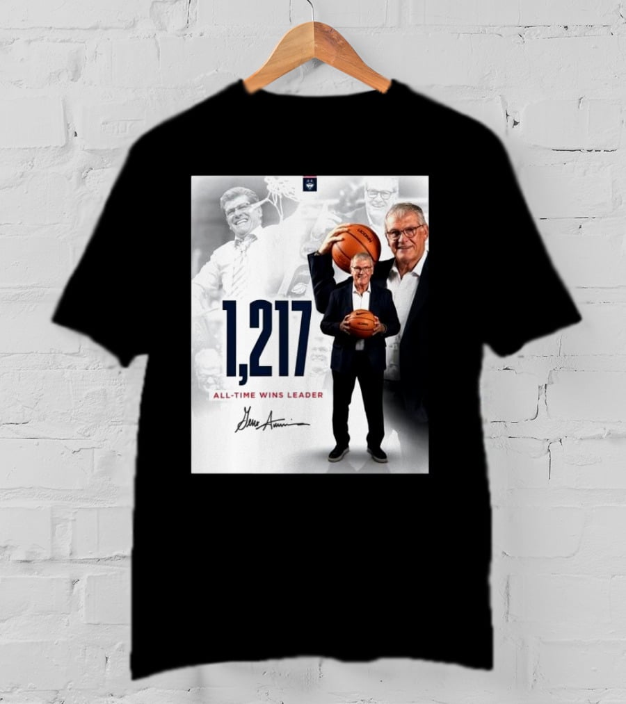 1,217 All-Time Wins Leader Geno Auriemma Signature Image T-Shirt