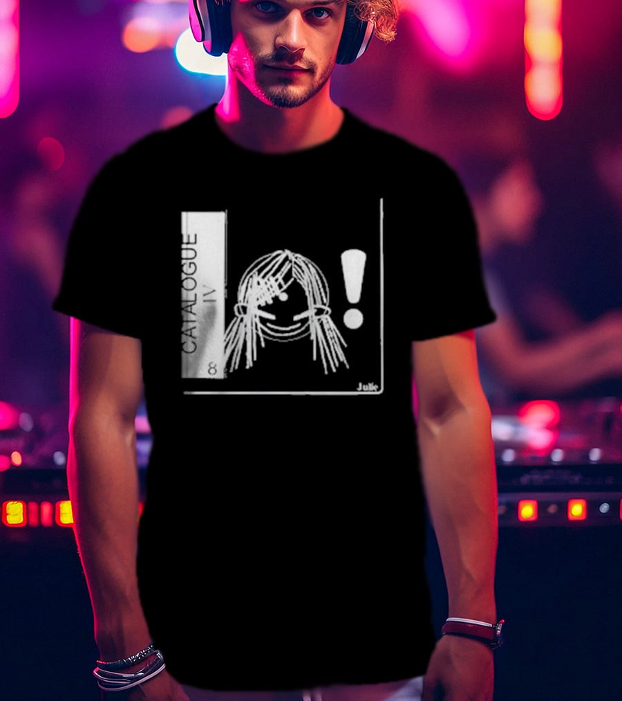 Catalogue IV Julie T-Shirt